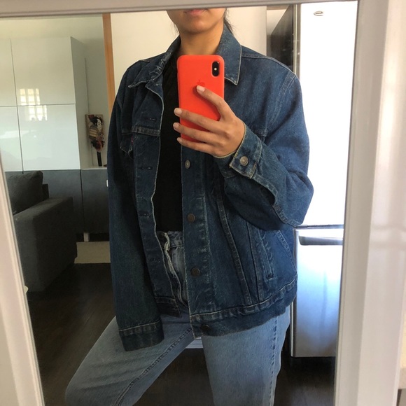 Vintage Levi’s Oversized Jean Jacket - Picture 5 of 8